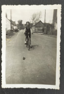 Photo Ancienne ESTREE ESTREELLES Montreuil-sur-Mer   Femme à Vélo - Luoghi