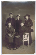 MILITARIA - CP PHOTO - Soldat Avec Sa Famille - R. Guilleminot, Boespflug Et Cie - Characters