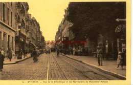 CPA AVIGNON - RUE DE LA REPUBLIQUE ET LES MARRONNIERS DU MONUMENT PAMARD - Avignon