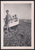 Photographie De 1948 Homme Man Men Torse Nu Half Naked Sexy Maillot Slip De Bain Plage 6,4 X 9 Cm - Sonstige & Ohne Zuordnung
