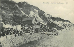 64 - Biarritz - La Côte Des Basques - Animée - Oblitération Ronde De 1911 - CPA - Voir Scans Recto-Verso - Biarritz