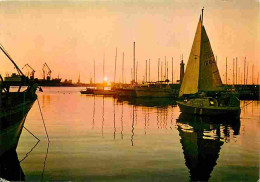 34 - Sète - Coucher De Soleil Sur Le Port - Bateaux - CPM - Voir Scans Recto-Verso - Sete (Cette)