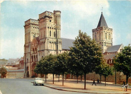 14 - Caen - L'Abbaye Aux Dames Ou Église De La Trinité - Automobiles - Etat Pli Visible - CPM - Voir Scans Recto-Verso - Caen