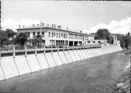 CPSM-31-L'ISLE-EN-DODON - Le Groupe Scolaire -Ann.50/60*  Edit. Apa-Poux N° 116 *TBE* 2 Scans - Andere & Zonder Classificatie