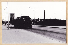 00447 ● Tourcoing Nord 10 Avril 1975 Camion Semi-Remorque Pont SNCF Avenue Maréchal JOFFRE Photographie 123x80mm - Automobiles