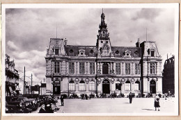 00202 ● POITIERS Vienne Place D'Arme Et L'Hotel De Ville Automobiles 1940s Photographie Véritable YVON 1785 - Poitiers