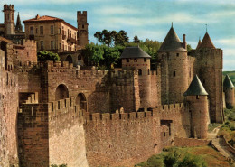 CITE DE CARCASSONNE - Porte D'Aude Avec Ses Remparts - Carcassonne