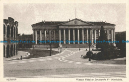 R679838 Verona. Piazza Vittorio Emanuele II. Municipio. Cesare Capello - Mondo