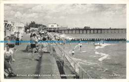 R678453 South Lowestoft. Bathing Station And Parade. Lansdowne Publishing. LL Se - Mondo