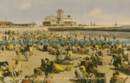 R006006 The Beach And South Pier Pavilion. Lowestoft. Frith. 1959 - Mondo