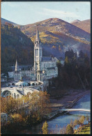 °°° 31216 - FRANCE - 65 - LOURDES - LA BASILIQUE ET LE GAVE DE PAU - 1983 With Stamps °°° - Lourdes