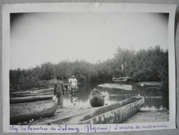 Ancienne Photo DAHOMEY  Chez Les Tribus Lacustres à Glézoumé ( Environ De Ouidah - Benin - Afrique ) 18 X 13 Cm - Afrique