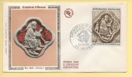 FDC N° 1586 - Cathédrale D'Amiens (Bas Relief : Février) - 80 Amiens 22/02/1969  (soie) - 1960-1969