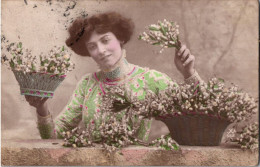 Carte -  Belle Femme  ,   Muguet      AQ931 - Donne