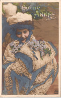 Carte -  Belle Femme  ,  Portrait  , Bonne Année              AQ934 AN - Donne
