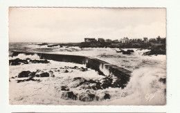 44 . Batz Sur Mer . La Jetée Par Gros Temps  - Batz-sur-Mer (Bourg De B.)