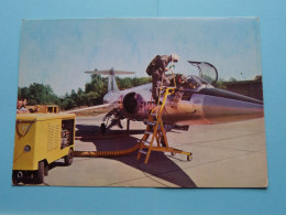 F 104 G STARFIGHTER Supersonisch Gevechtsvliegtuig ( Edit.: JUVA ) Anno 19?? ( Zie SCANS ) ! - Material