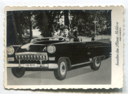 PHOTO ORIGINALE , PHOTOMONTAGE : SURRÉALISME - SOUVENIR : Voiture De FÊTE FORAINE , Dim. 9.0 Cm X 6.0 Cm - Anonymous Persons