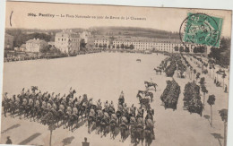 Morbihan : PONTIVY : Place Nationale , Jour De Revue  Soldats 2 Em Chasseurs - Pontivy