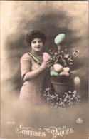 Carte    -    Joyeuses Pâques ,Femme   , Oeufs   AQ943 - Ostern