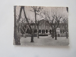 5 - Institution Sainte-Marie LA SEYNE SUR MER (Var) - La Cour Des Grands Et Le Bâtiment Des Classes - La Seyne-sur-Mer