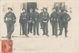 MILITARIA  CARTE PHOTO    Chasseurs Alpins (9 Hommes) - Regimenten