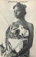 Madagascar - Jeune Fille Yeso - Madagaskar