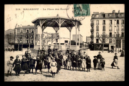 92 - MALAKOFF - PLACE DES ECOLES - ENFANTS DEVANT LE KIOSQUE DE MUSIQUE - Malakoff