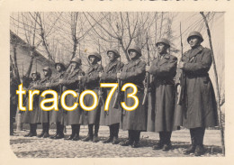 REGIO ESERCITO - MILITARI _ (  Artiglieri )   /  Militari In Presentat Arm - Anno 1941 _ Foto Formato  8,5 X 11 Cm - Oorlog, Militair