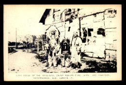 CANADA - CAUGHNAWAGA - LONG HOUSE OF THE IRIQUOIS - CHIEF POKING FIRE WIFE AND GRANDSON - Altri & Non Classificati