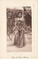 Madagascar - Type De Femme  Antankara - Originaire D' Ambilobé - Madagascar