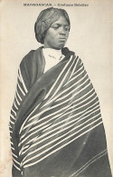 Madagascar - Costume Betsileo - Femme - Madagaskar