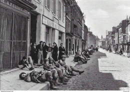 Cp Moderne, Débarquement En Normandie, D Day 6 Juin 1944, Paras De La 101st US AB Carentan - Oorlog 1939-45