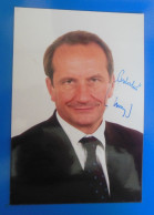 AUTOGRAPHE DE GERARD LONGUET SUR PHOTO - Politiques & Militaires