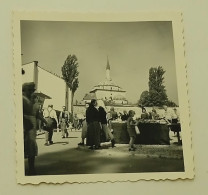 Bosnia And Herzegovina-People On The Market In Sarajevo-old Photo - Orte