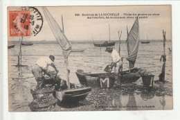 CP 17 LA ROCHELLE Env. Pêche Des Moules Au Retour Des Bouchots - La Rochelle