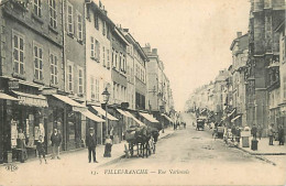 69 - Villefranche Sur Saone - Rue Nationale - Animée - CPA - Voir Scans Recto-Verso - Villefranche-sur-Saone