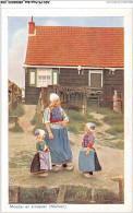 AGVP5-0282-PAYS-BAS - MARKEN - Moeder En Kinderen - Marken