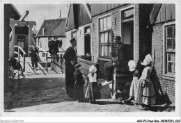 AGVP3-0173-PAYS-BAS - VOLENDAM - Even Buurten - Volendam