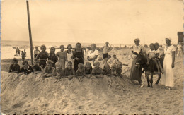 CP Carte Photo D'époque Photographie Vintage Plage Mailot De Bain Groupe Mode - Paare