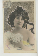 FEMMES - FRAU - LADY - ARTISTES - Jolie Carte Fantaisie Avec Paillettes Portrait De DESPREZ Par REUTLINGER - Frauen