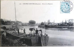 C. P. A. : 53 : CHATEAU GONTIER : Rives De La Mayenne, Personnes Sur Un Bateau Amarré, Timbre En 1905 - Chateau Gontier