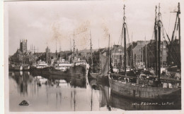 FR3245  --  FECAMP  --  LE PORT  --  CARTE PHOTO - Fécamp