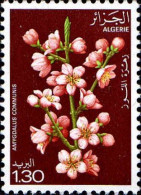 Algérie (Rep) Poste N** Yv: 681 Mi  720 Amygdalus Communis (Thème) - Autres & Non Classés