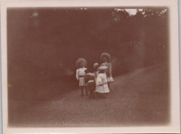 Photographie Photo Vintage Snapshot Anonyme Enfant Mode  - Anonymous Persons