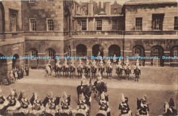 R169094 London. Changing The Guard Whitehall - Monde