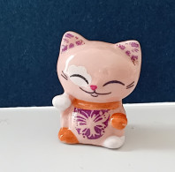 FEVE  - FEVES -   "CHATS JAPONAIS MANEKI NEKO PORTE BONHEUR 2012" - JOLI CHAT ROSE - Animaux