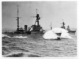 Grande Photo De La Marine De Guerre Francaise En Exercice En Mer - Boats