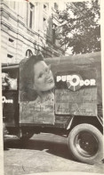 Photo Ancienne Originale Snapshot Voiture Camion Purodor Publicité Humour Graphisme Auto 11 Cm Par 6,5 Cm ( RefJS1) - Cars