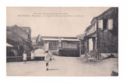 Vauclin, Le Square Du Monument Aux Morts Et Le Marché, Martinique, Coll. Benoit-Jeannette N° 672 - Other & Unclassified